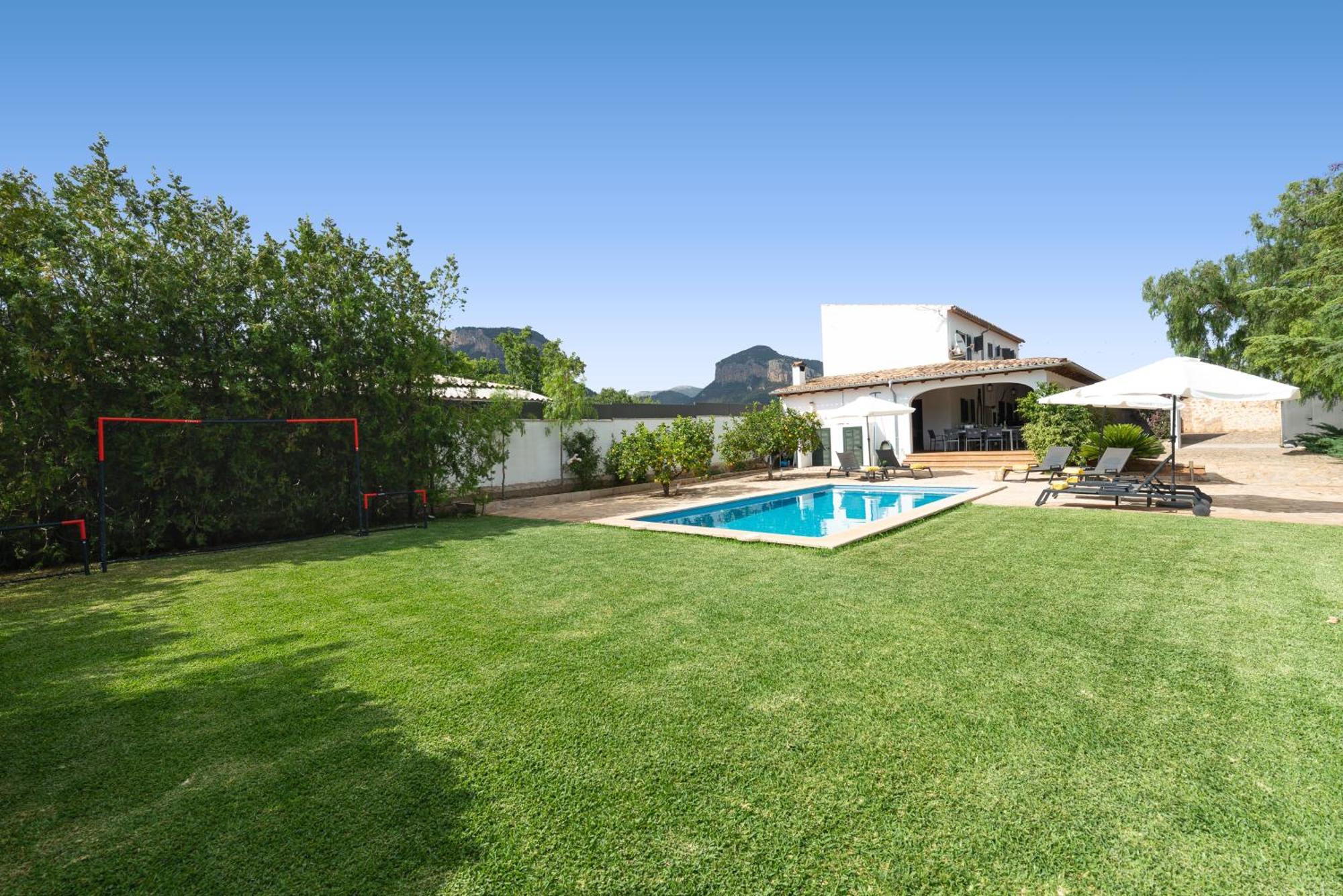 Camproig Holiday Home Alaró Buitenkant foto