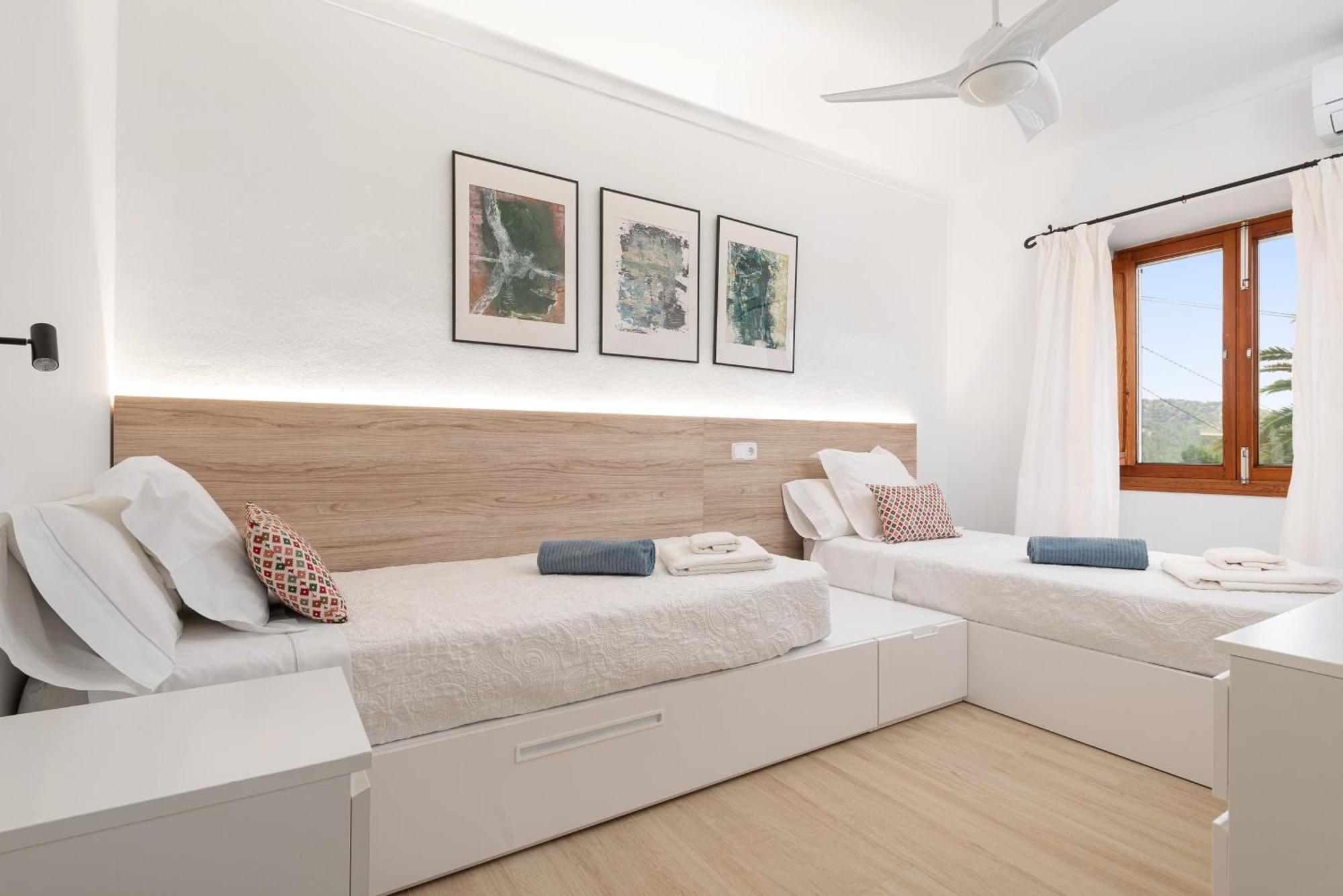 Camproig Holiday Home Alaró Buitenkant foto