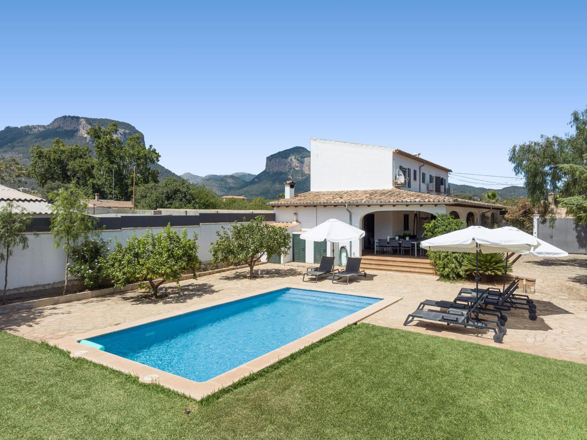 Camproig Holiday Home Alaró Buitenkant foto